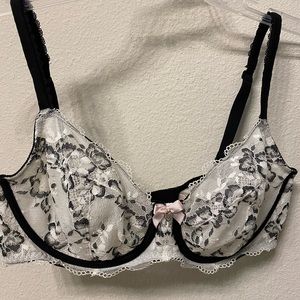 EUC Victoria’s Secret Body by Victoria demi underwire convertible bra, size 36D